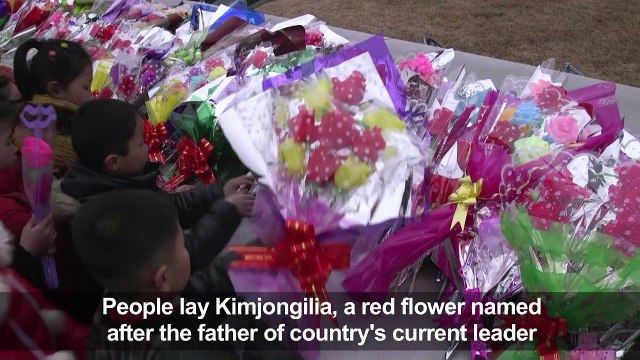 North Koreans pay respect on late Kim Jong-Il's birthday