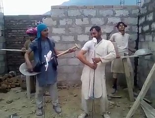 Pathan Mazdoor Video on “Break Up” Song Going Viral