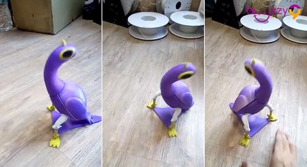 Trash Dove : la colombe violette en robot mécanique !