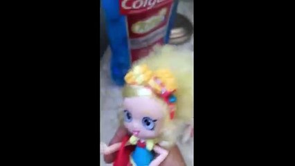 Popette sings and dances to Me too by Megan Trainer