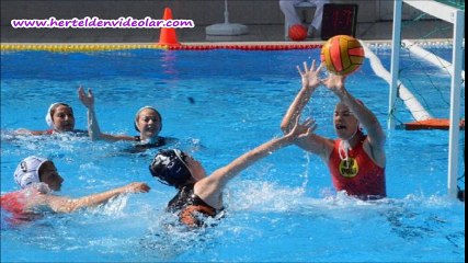 Bayanların su topu acayiplikleri