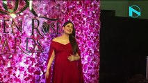 Kareena celebrates Taimur's birth with media, distributes sweets at an event! 2