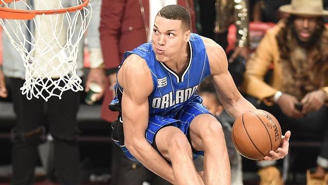 A look back at last year's insane NBA dunk contest