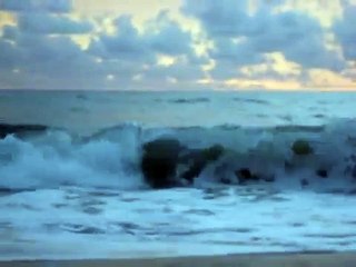 Relaxando ao som das ondas do mar