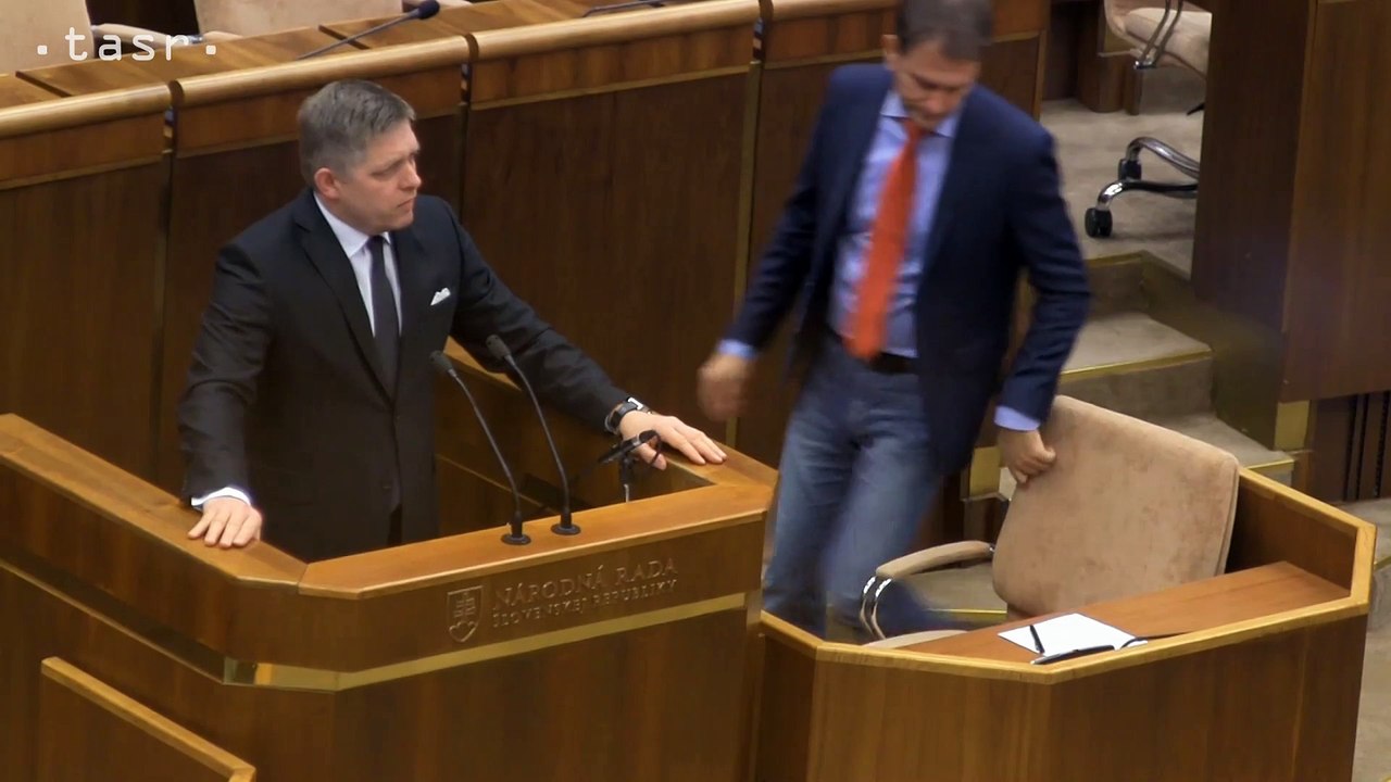 NR SR:Poďme sa venovať normálnej robote, vyzval Robert Fico koaličných poslancov na odchod