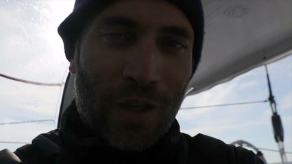 J102 : Fabrice Amedeo reste vigilant jusqu'au bout après 2 bonnes frayeurs ! / Vendée Globe