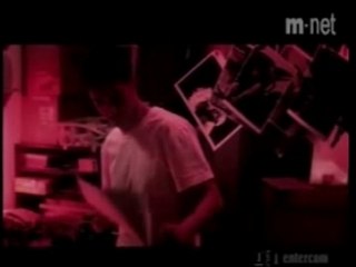 Kiss - because i'm a girl(video)