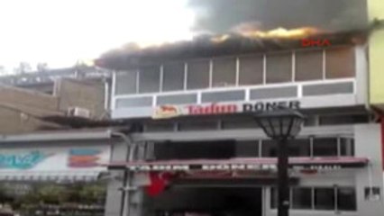 Amasya'da 3 Katlı Restoranın Çatı Katı Yandı