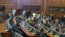 Pushteti thotë se Kosova u forcua si shtet në këto 9 vjet, opozita lë sallën kur flet Thaçi