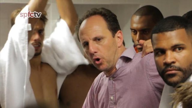 No vestiário, Ceni valoriza atuação do São Paulo: 'Nem eu como atleta joguei assim aqui'