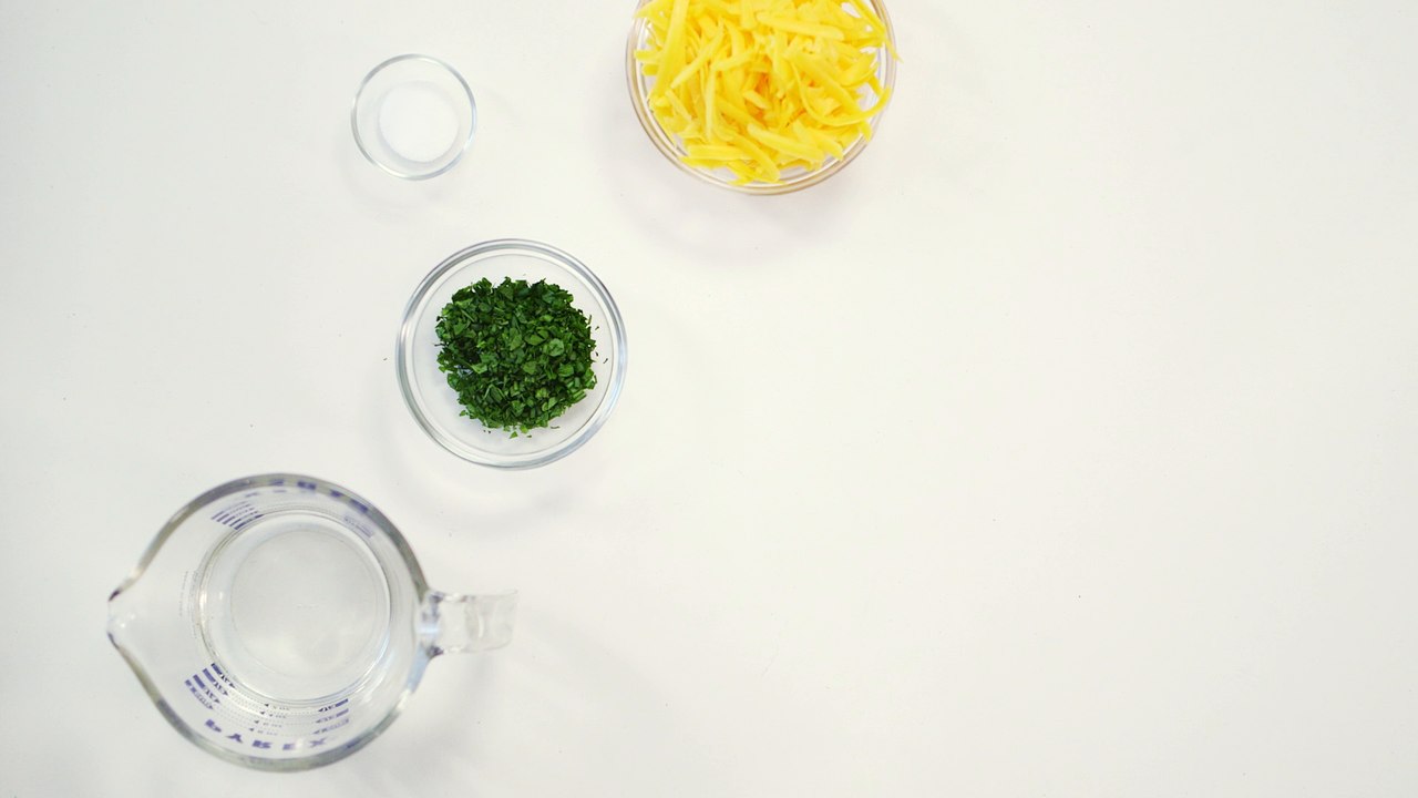 How to Make a Classic Cheese Omelette