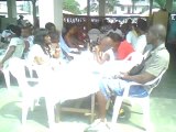 Repas en groupe à kribi Cameroun