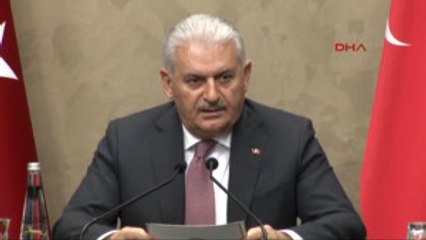 Скачать видео: Başbakan Binali Yıldırım, Ankara Esenboğa Havalimanı'nda Basın Mensuplarına Açıklamalarda Bulundu