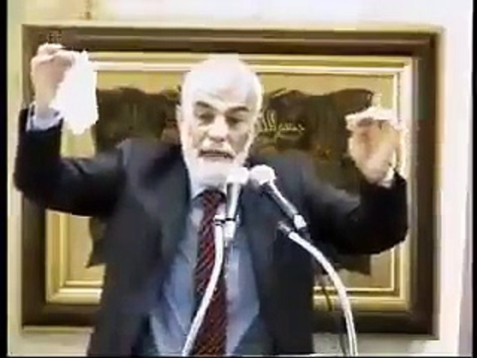 لماذا حرم الذهب على الرجال  ستندهشون من الجواب لم أسمع أفصح من هذا الشيخ شاهد إلى الأخير 
