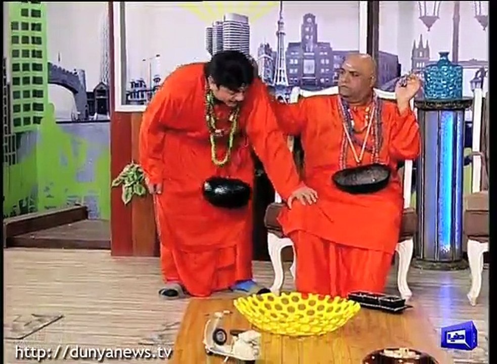 Azizi as Pandat in  Hasb-E-Haal