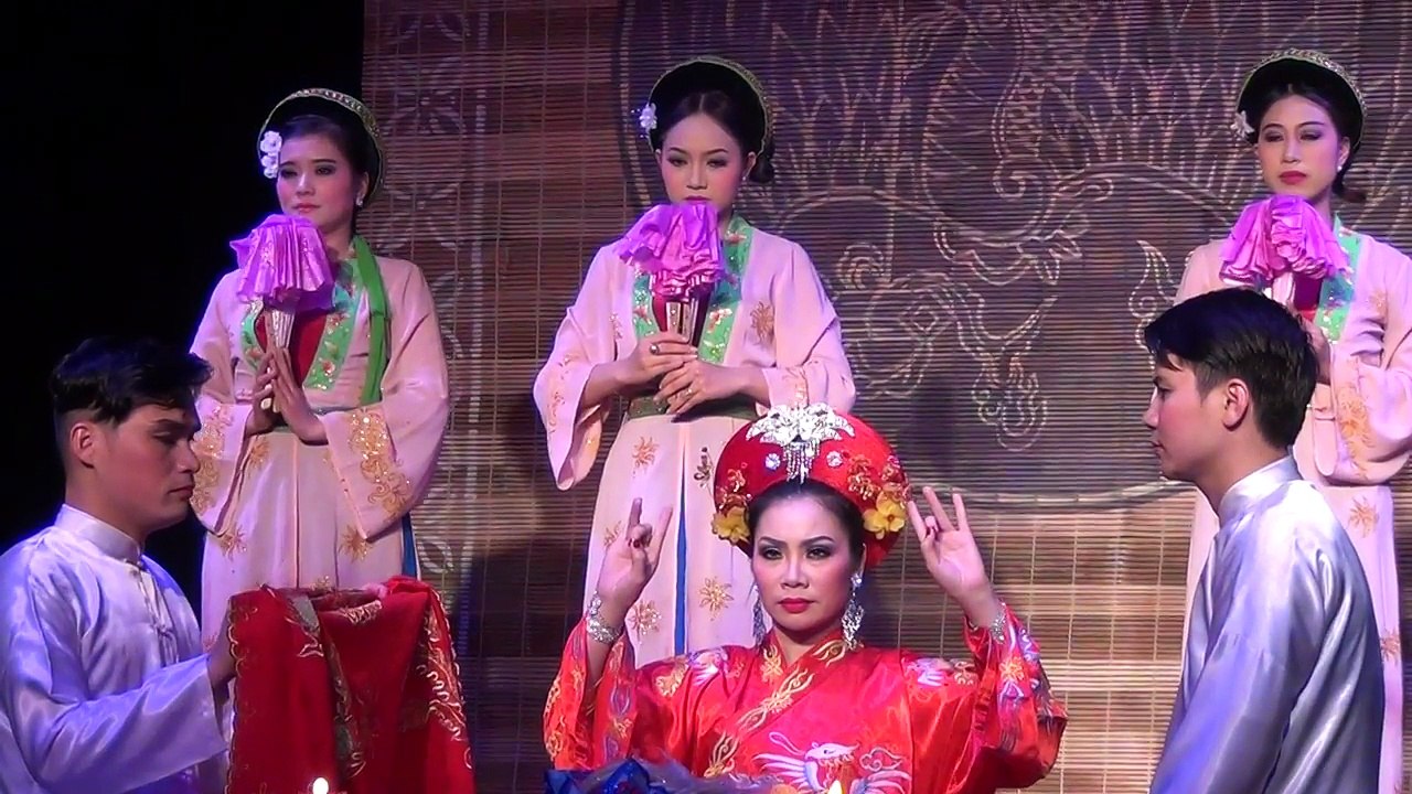 Ba Giá Hầu Đồng- Biểu Diễn - NSƯT Ngọc Bích - Nhà Hát Chèo Việt Nam