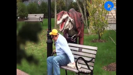 Mga bwiset na 'to. Di ko kinaya! HAHAHA  (funny scare prank)