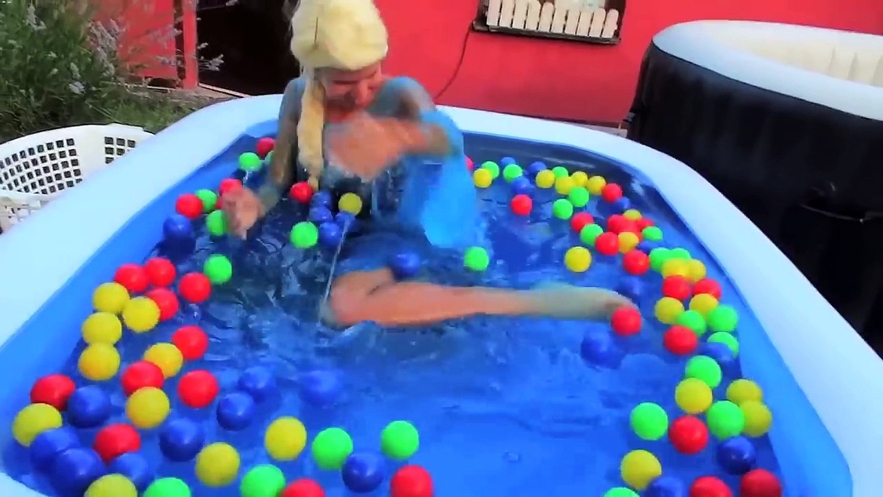 FROZEN ELSA vs JOKER Slime & Gelli Baff PRANK! w/ Spiderman, Superman Superhero Funny