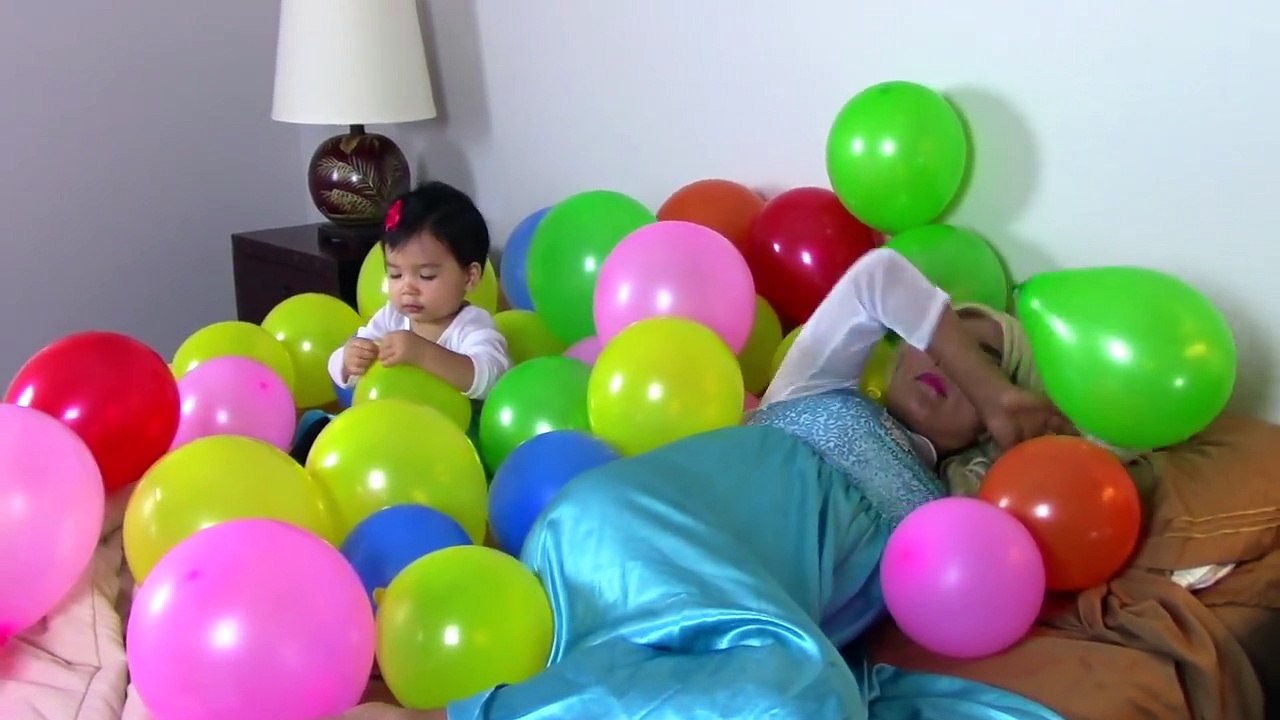 Frozen Elsa BALLOON PRANK! w/ Spiderman Bad Baby Anna Pink Spidergirl Superhero Fun in Rea