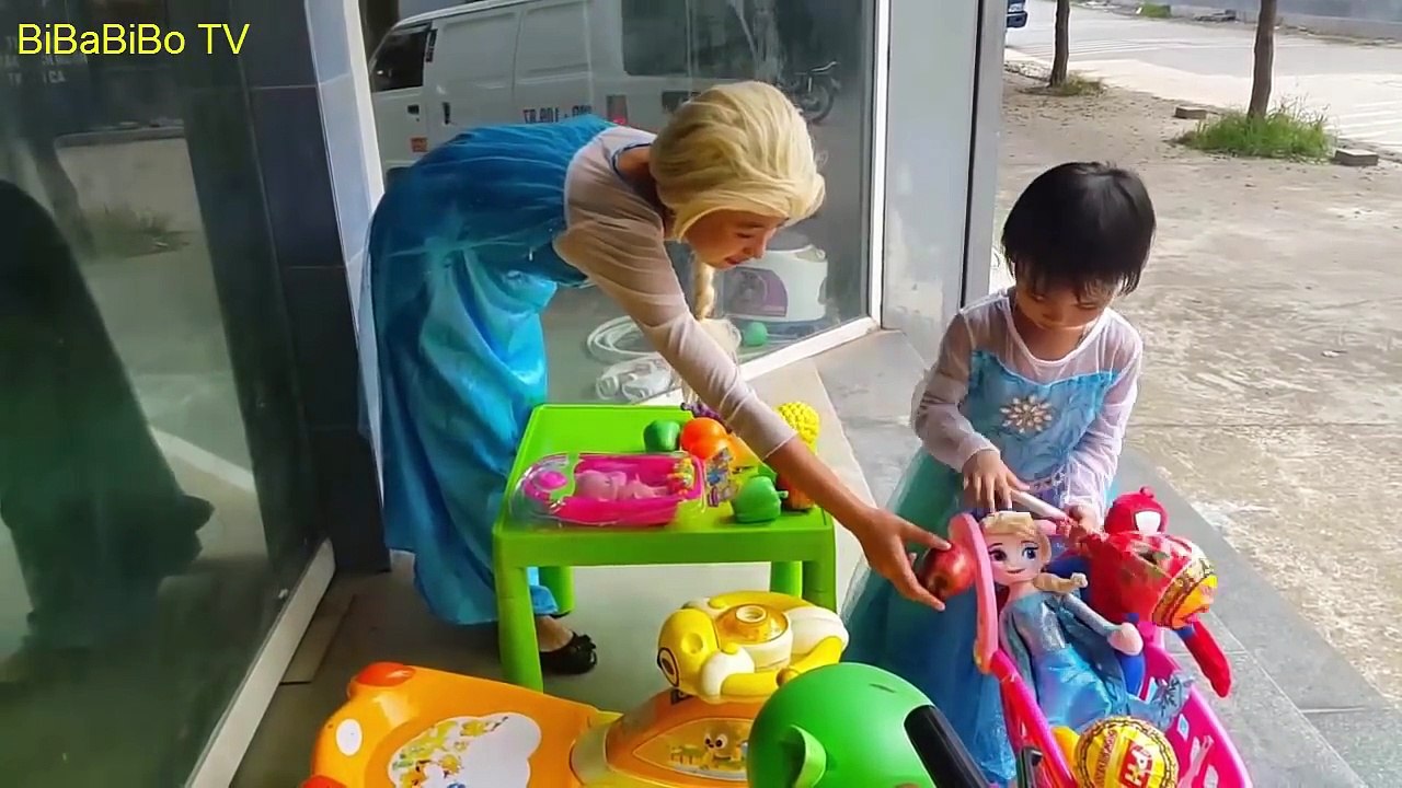 Frozen Elsa & Spiderman ARRESTED BY BABY POLICE! w/ Joker Maleficent Anna TOYS! Superheroe