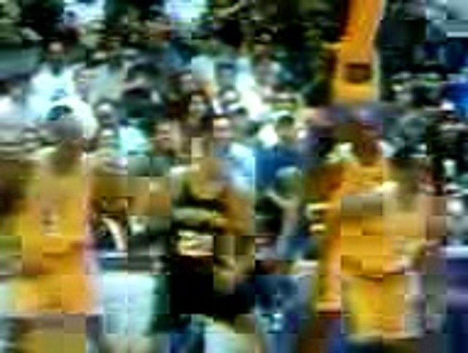 Duncan fakes Shaq
