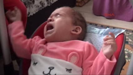 Zonguldak 'Beyin Felci' Hastası Kızlarını Yaşatmaya Çalışıyorlar