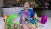 GIANT SURPRISE EGGS FINDING DORY, SPONGEBOB & FROZEN Surprise Toys Sour Candy + Jelly