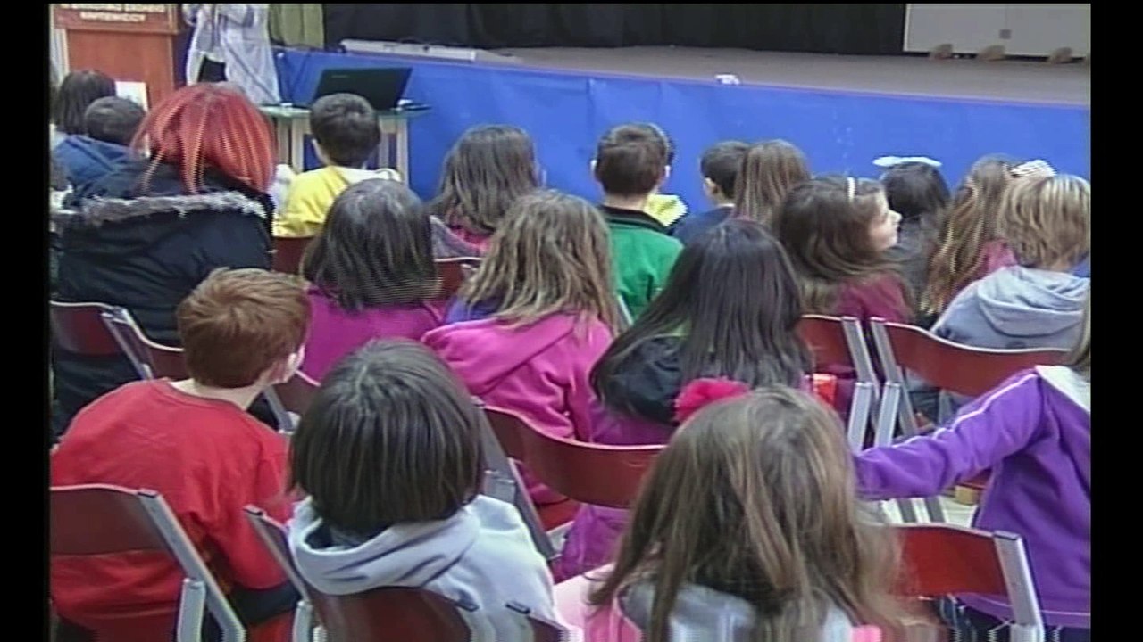 Η συγγραφέας παιδικών βιβλίων Ράνια Μπουμπουρή...