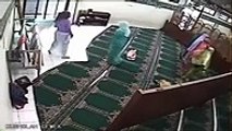 CCTV Caught Woman  Stealing in Mosque