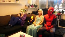 Spiderman & Frozen Elsa vs Joker! Fart Prank! Batman and Batgirl Laundry - Superhero in re