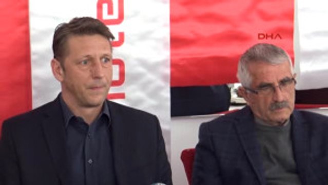 Kardemir Karabükspor, Teknik Direktör Zoran Barisic Ile 1.5 Yıllık Sözleşme Imzaladı