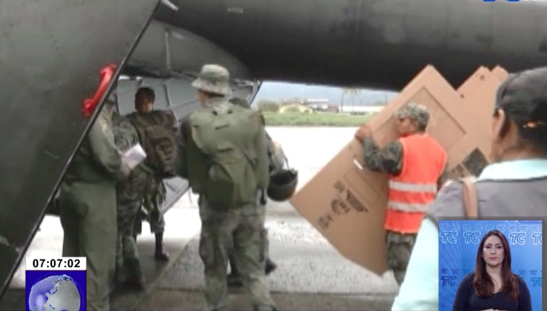 Helicóptero usado para repartir material electoral