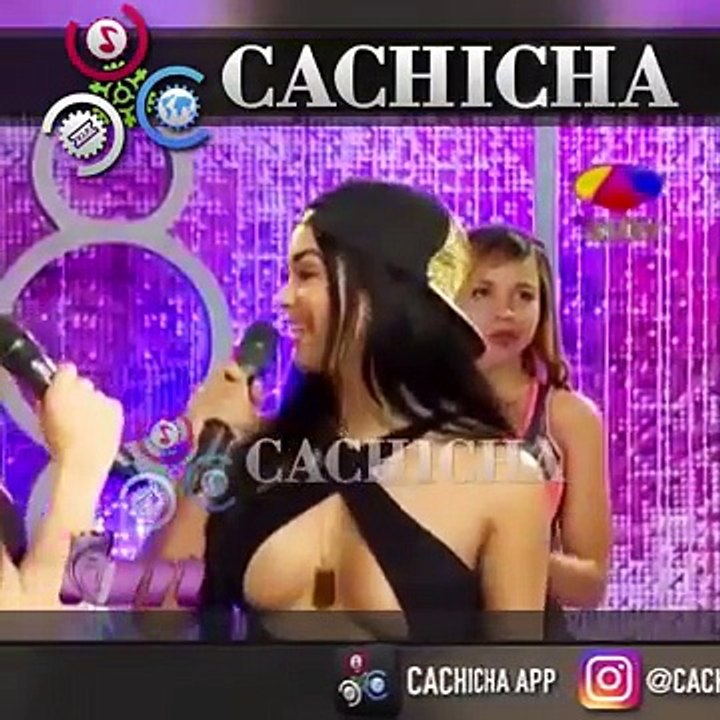 Tremenda Vergüenza Le Hizo Pasar Mia Cepeda a DJ La Chama Cuando le quito un Teipe de los Senos...