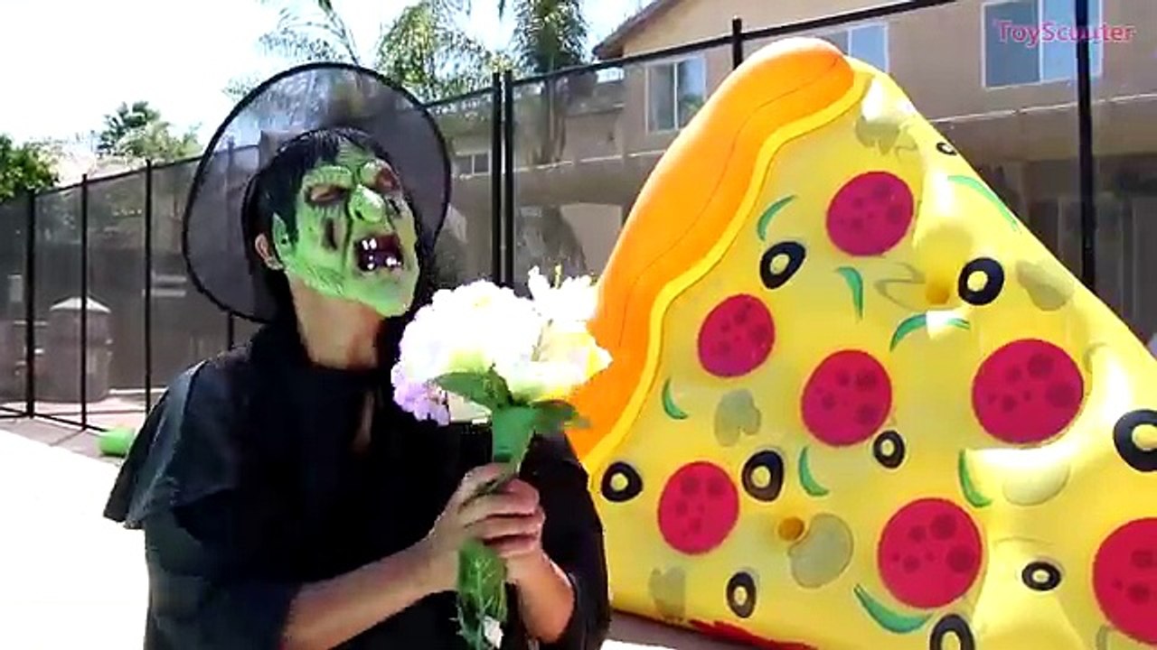 Venom Breaks Princess Rapunzels Phone! w/ Blue Spiderman & Minnie Mouse in Real Life