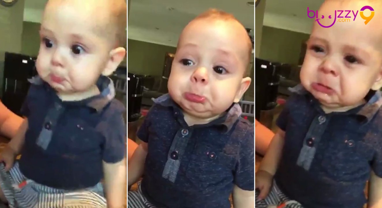 Un bébé ému aux larmes en écoutant sa maman jouer de la clarinette