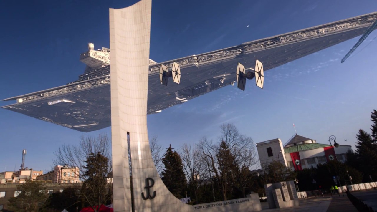 Des vaisseaux spatiaux de Star Wars à Varsovie, en Pologne !