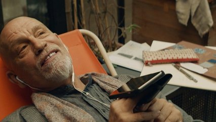 Squarespace: John Malkovich tracks down JohnMalkovich.com