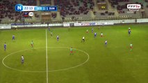 Frappe à coté des buts
