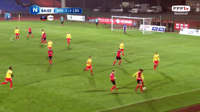 Quel geste technique de Argelier pour se défaire de deux adversaires !