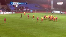 Coup franc bien boxé par le goal