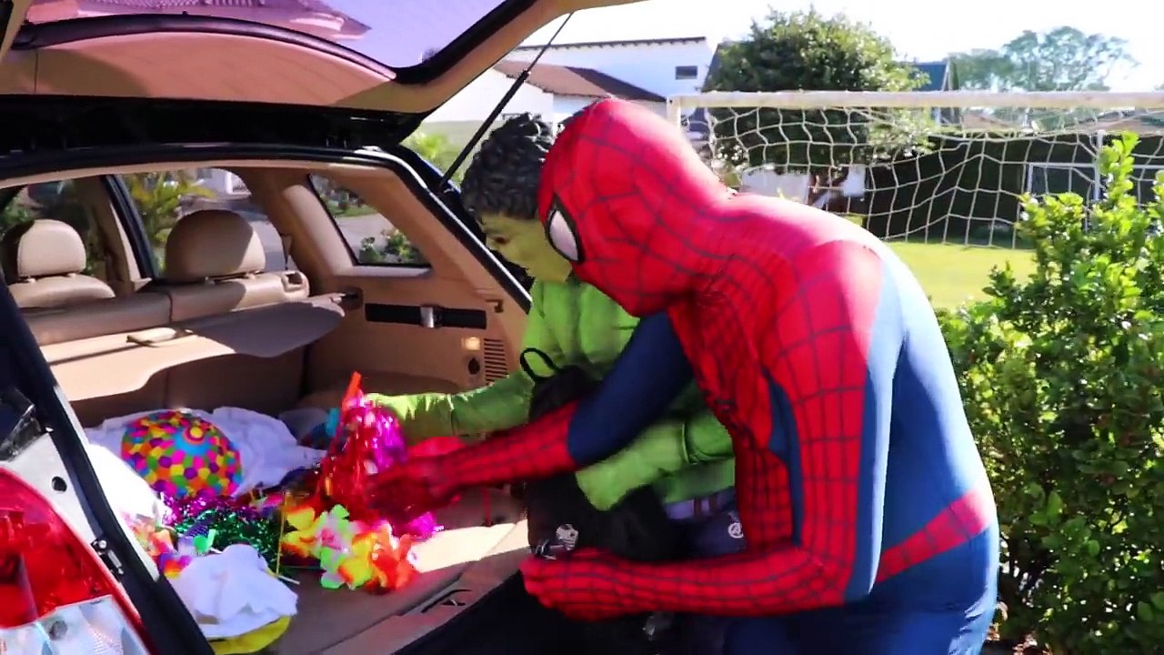Joker Girl vs Joker Girl POO PRANK! w/ Spiderman & Frozen Elsa, Cinderella - Superheroes F
