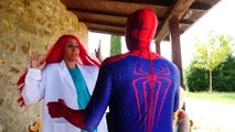 Spiderman Se Rompe Los Dientes Congelados Elsa! w/ Médico, Elsa Lastimado!! Divertido Superhéroes