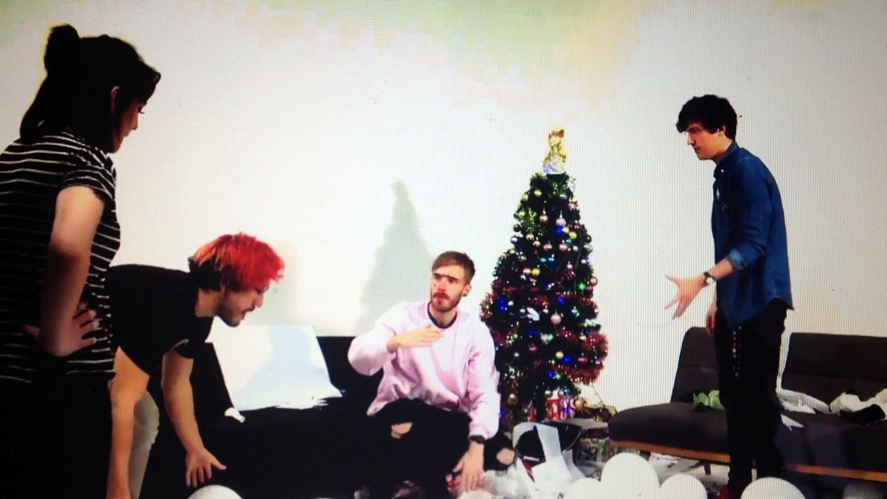 PewDiePie, Markiplier, Jacksepticeye, KickThePJ and Emma Blackery CRINGEMAS!!