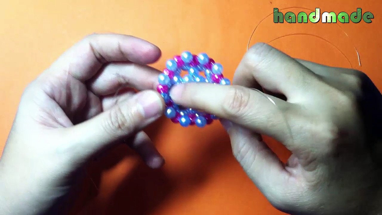 Hướng dẫn kết bình hoa bằng hạt cườm phần 1