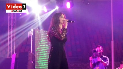 نانسى عجرم تغنى "ماشى حدى" لايف