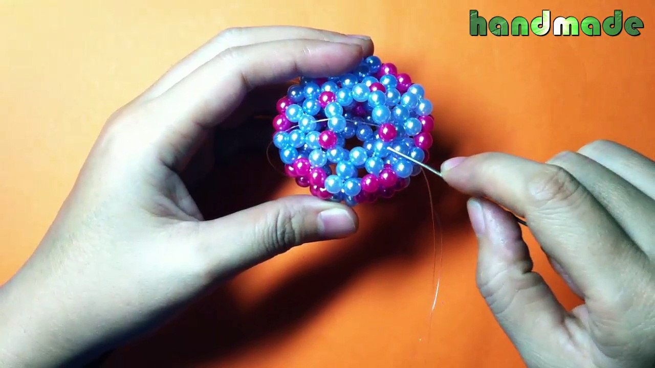 Hướng dẫn kết bình hoa bằng hạt cườm phần 2