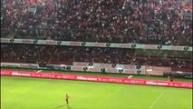 Veracruz ultras run half way around their stadium's stands to fight Tigre's traveling fans!