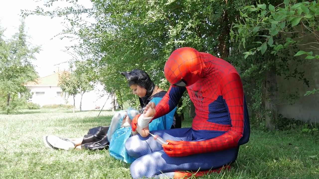 Frozen Elsa FEET HURT! w/ Spiderman Joker Fozen Anna Doctor Maleficent! Superhero in Real