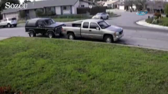 Park halindeki araçlara çarptı!