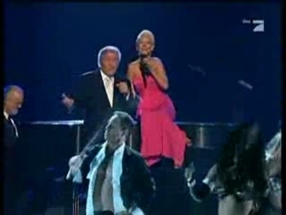 Tonny Bennet with Christina Aguilera - Steppin' Out - Emmys